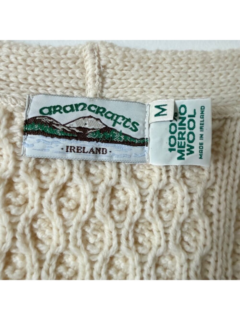 Vintage Arancrafts Ireland 100% Merino Wool Cable Knit Cardigan Sweater Size M - Picture 2 of 6